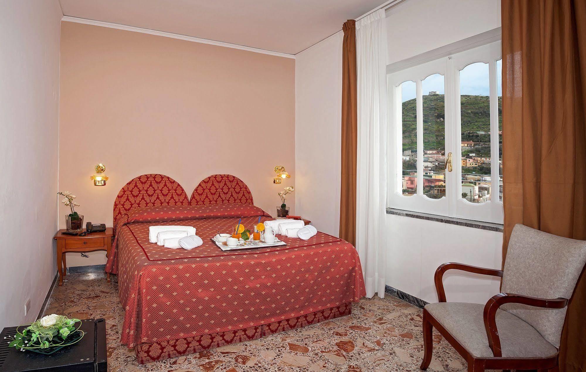 Hotel Caruso Massa Lubrense Exterior photo